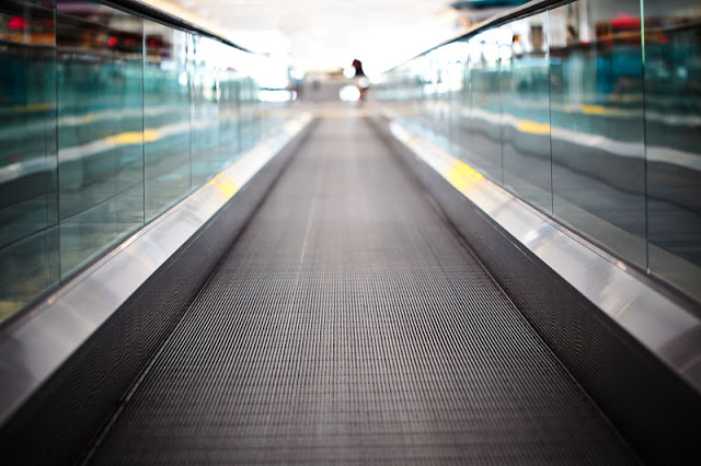 future-transport-moving-sidewalks